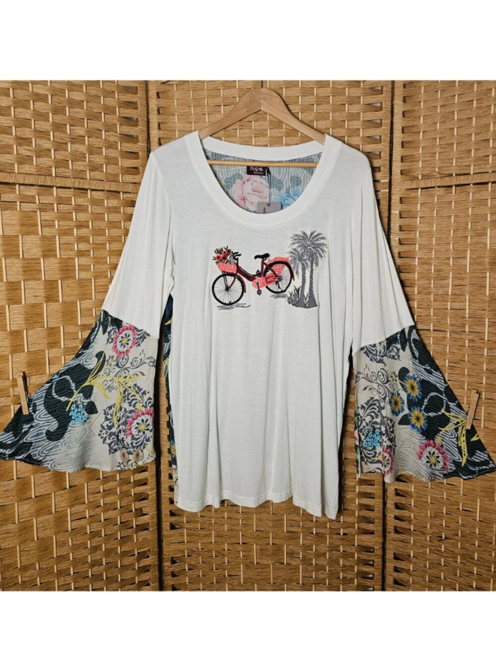Avani del Amour Embroidered Patch Bicycle Top L NWT